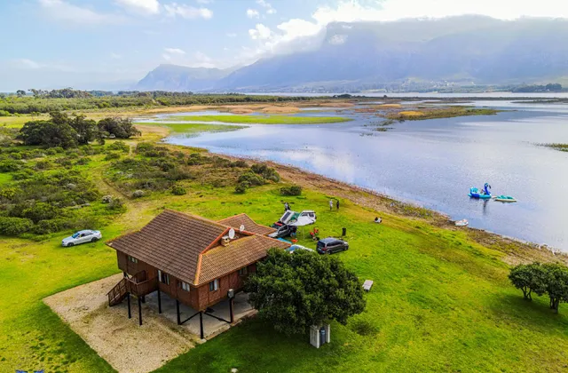 Rivers End Farm THE MAIN CABIN