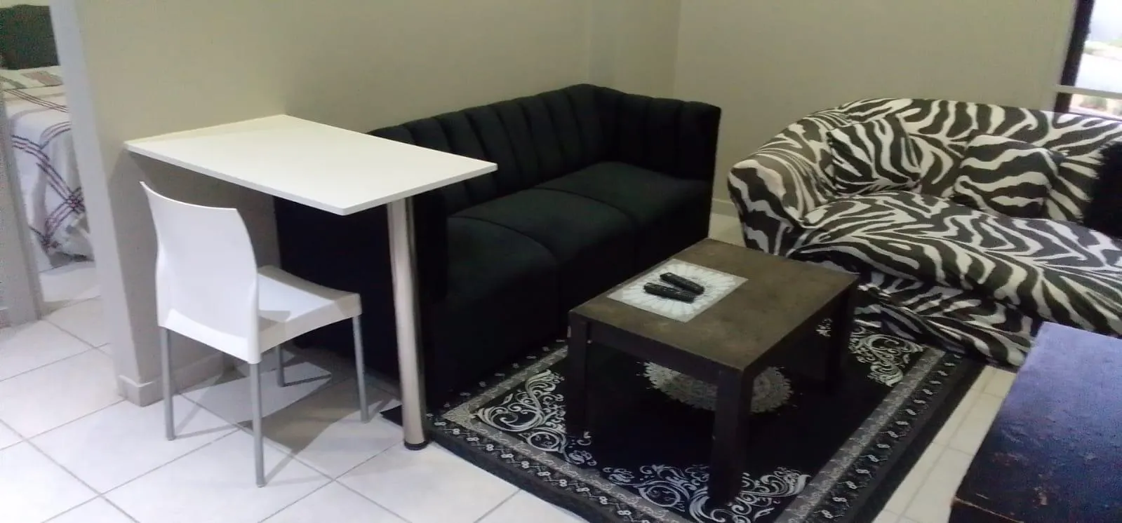 The Rosebank Apartment With Two Single Beds 