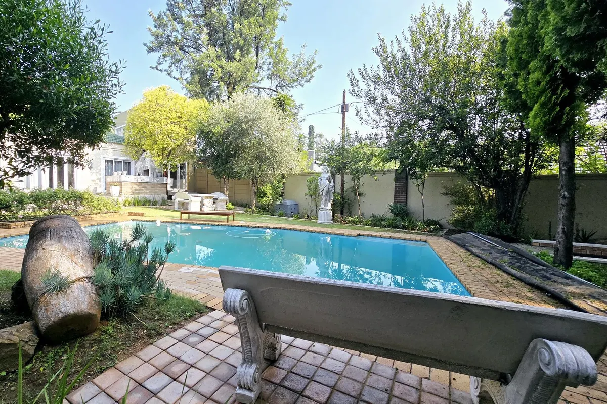 Waterfall City Guest Lodge