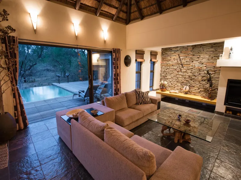 Luxury villa with a swimming pool in Hoedspruit