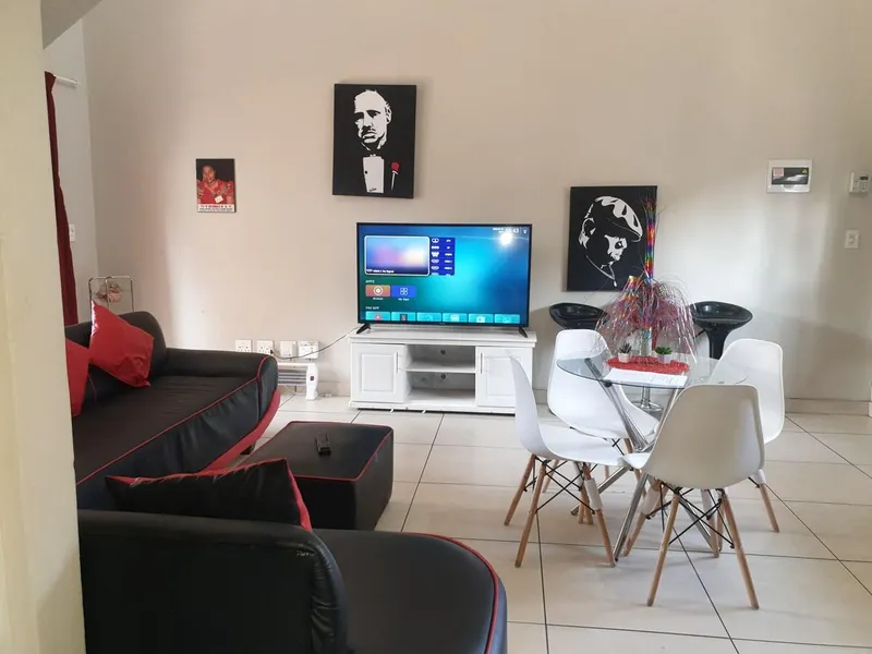 lovely 1 upstairs bedroom with shared dinning room