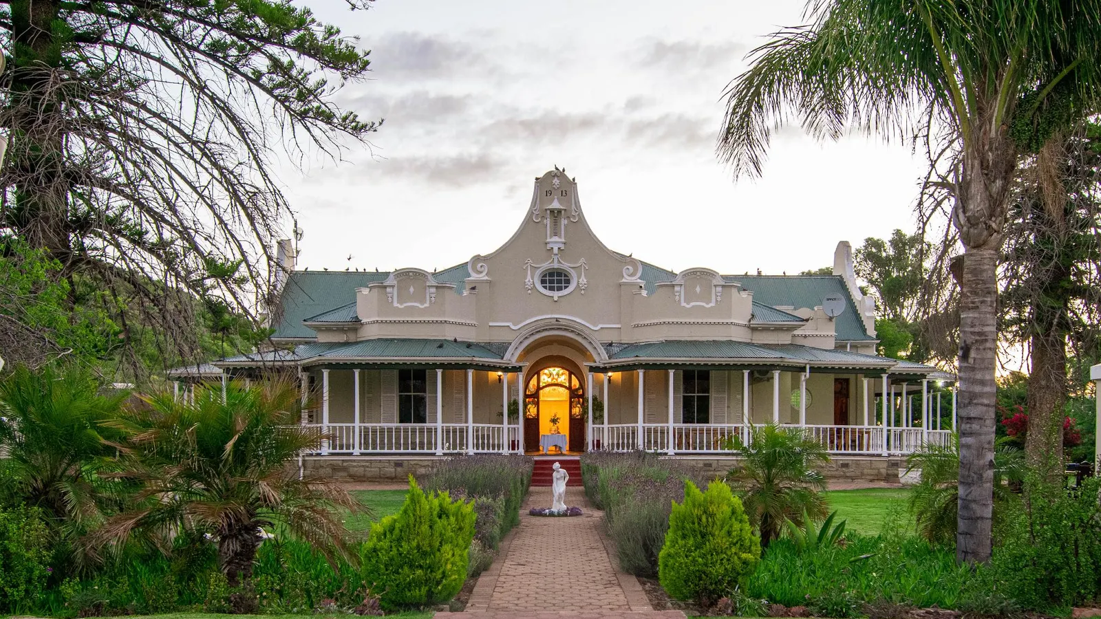 Bakenskraal Ostrich Palace