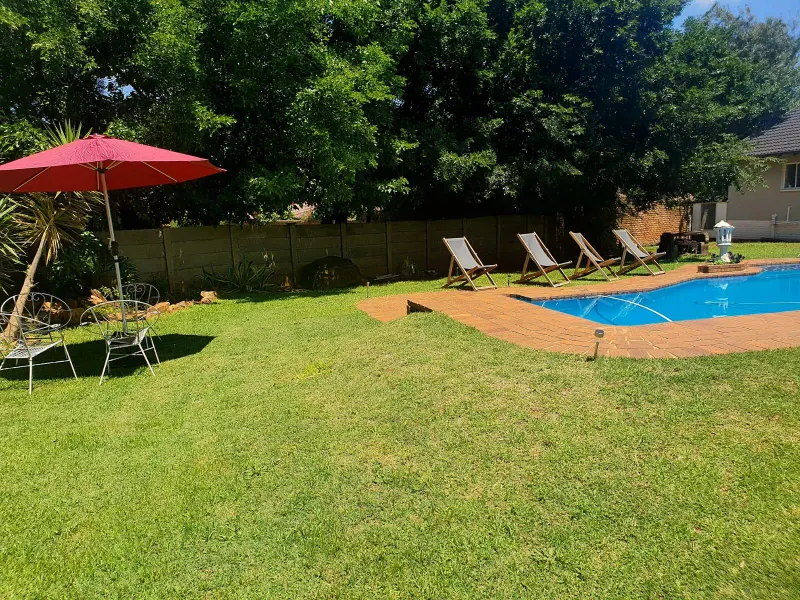 Guest House with Pool - 3 Bedroom