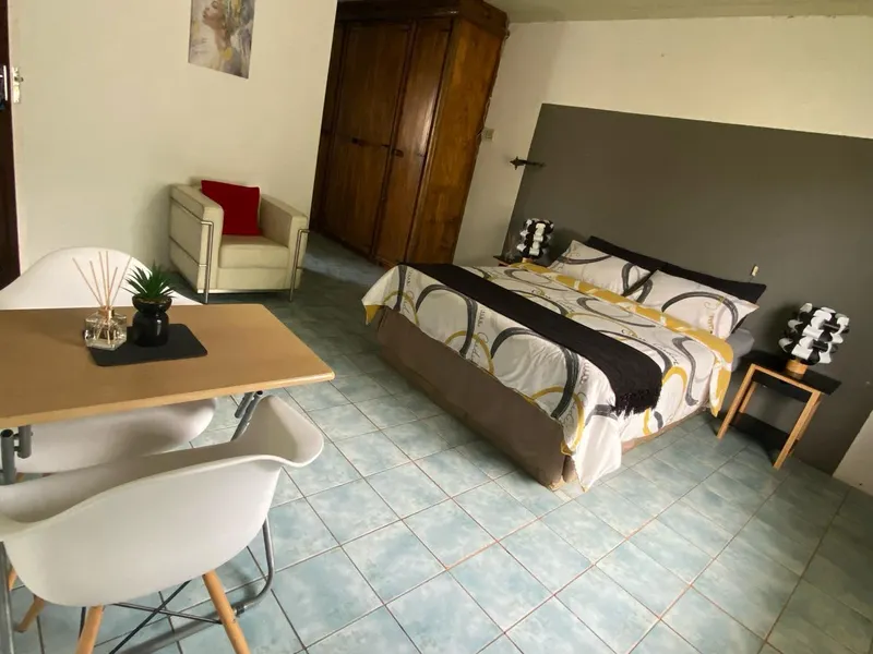 Deluxe En-suite (Pool)