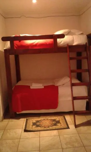 D & H Guesthouse Apt 8 Deluxe Family Unit – photo 3, Apartment/Flat in Graskop