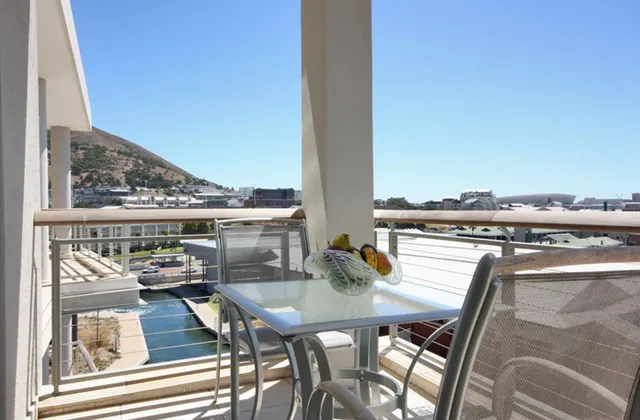 CQ    702 Canal Quays Apartment