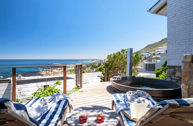 Luxurious Camps Bay Retreat w Sea Views Rock Resid