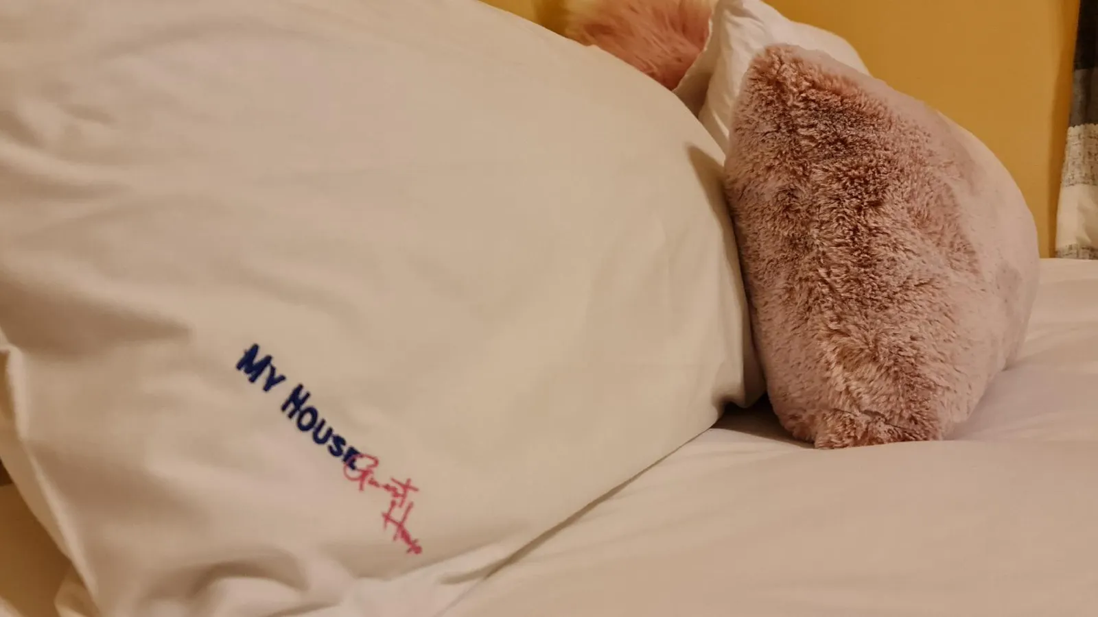 Situated in a NO Load Shedding area close to TUT 