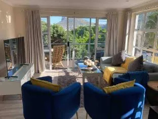 Oceanfront Apartment in Cape Town with Stunning Views