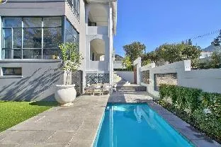 5 bedroom Luxury Villa - Oranjezicht - Cape Town