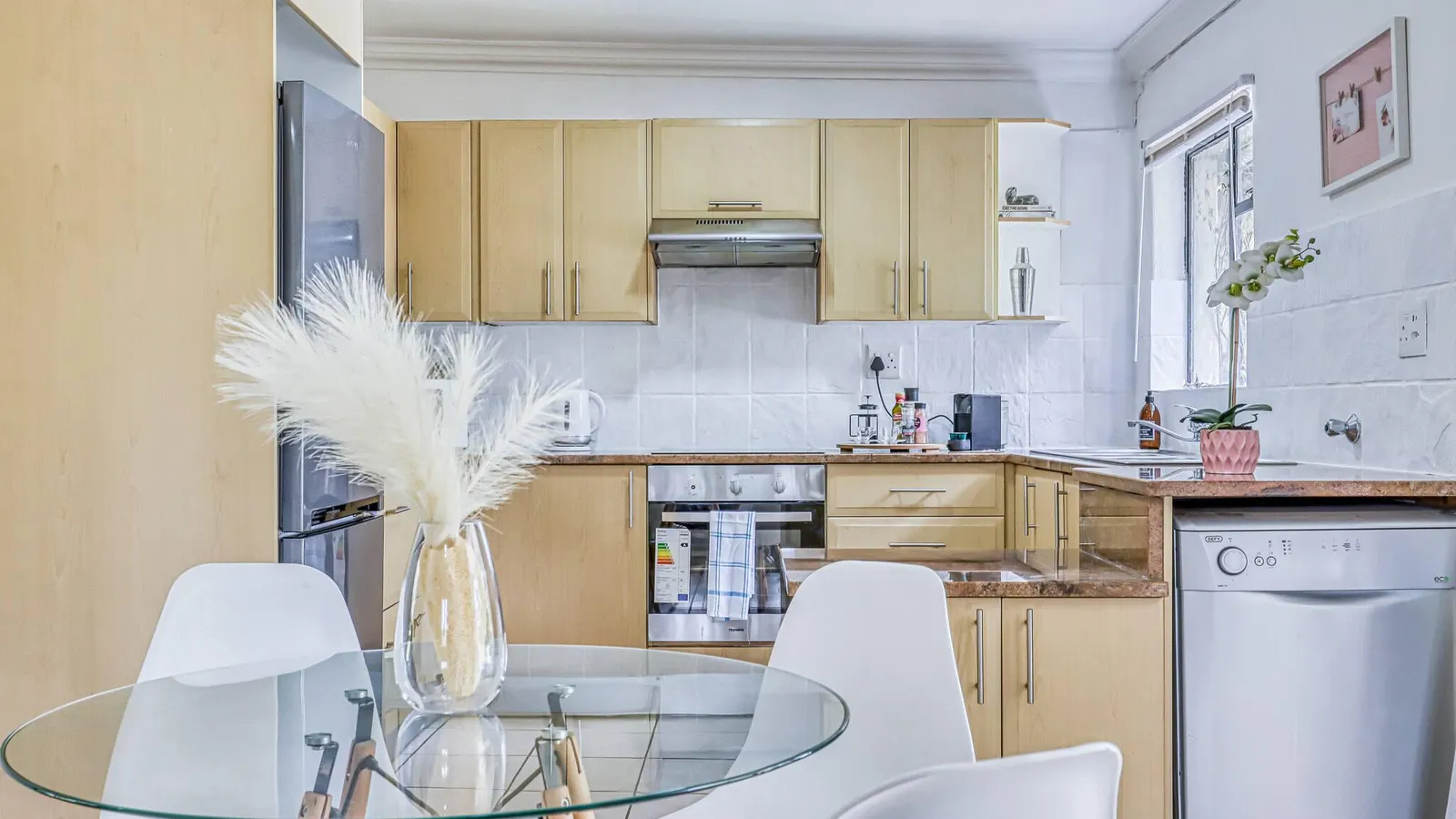 The Cottage-1 Bed-pool-bbq-fibre-solar-samrand