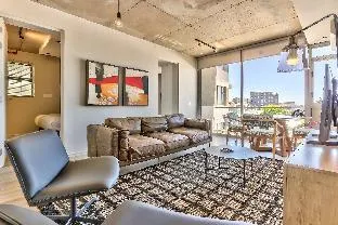 Luxury 2 Bedroom with balcony