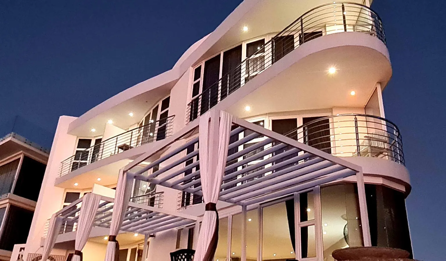 Crystal Lagoon Lodge