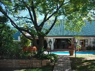 Sunninghill Guest Lodge 