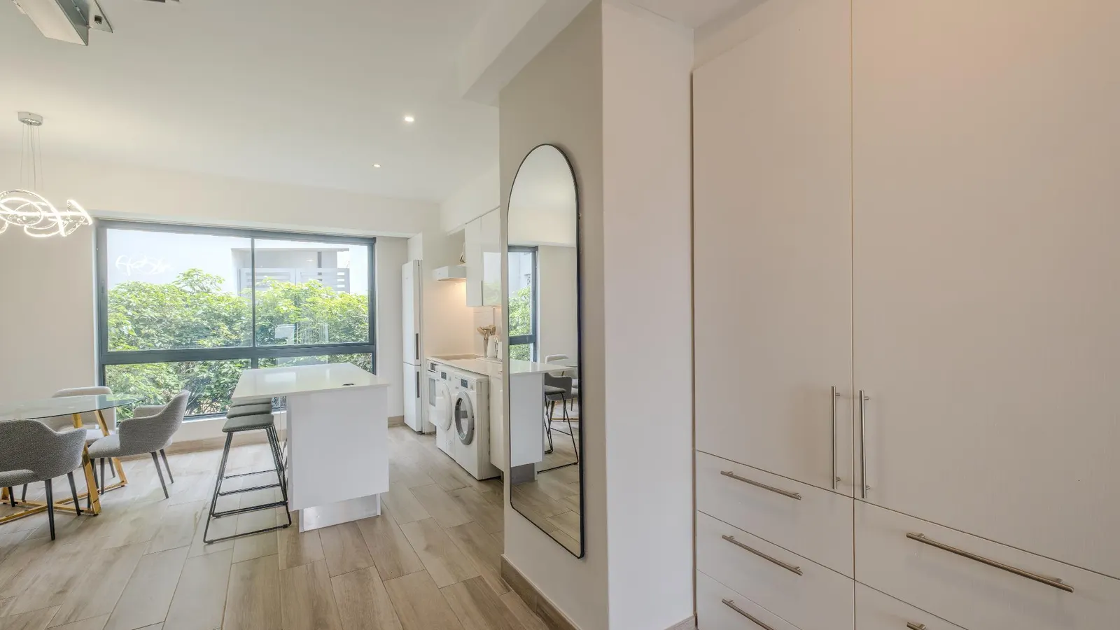 2BR LUXURY LOFT NEAR MENLYN AT THE REGENCY APARTME