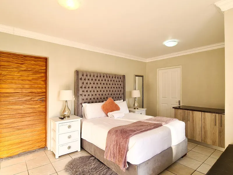 Sea Views at 14th Cottage