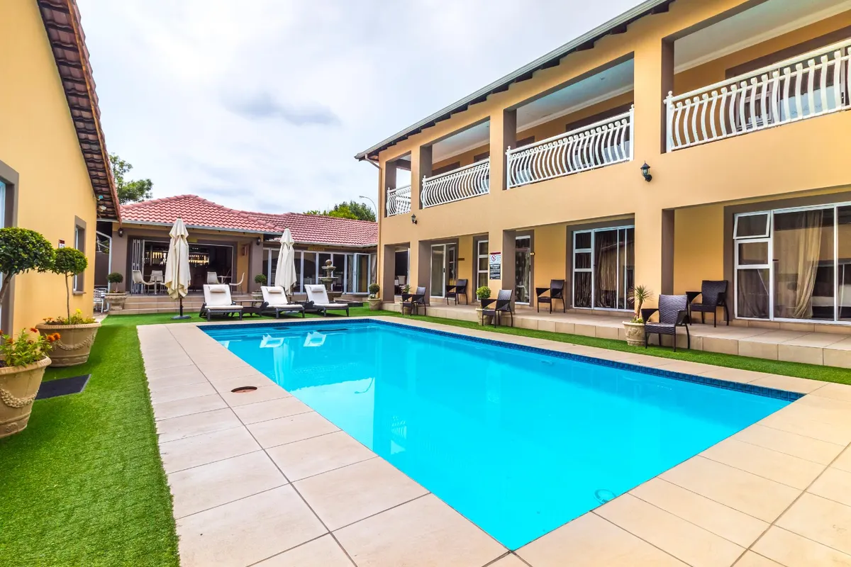 Lakeview Boutique Hotel & Conference Center