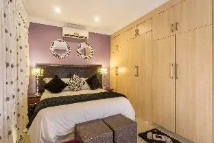 Ezulwini Guest House - Queen Room with Balcony for 2 guests in Ballito