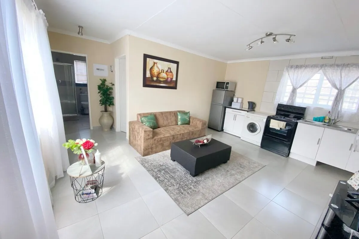 Beautiful quiet 2 bedroom guest house, free Wi-Fi