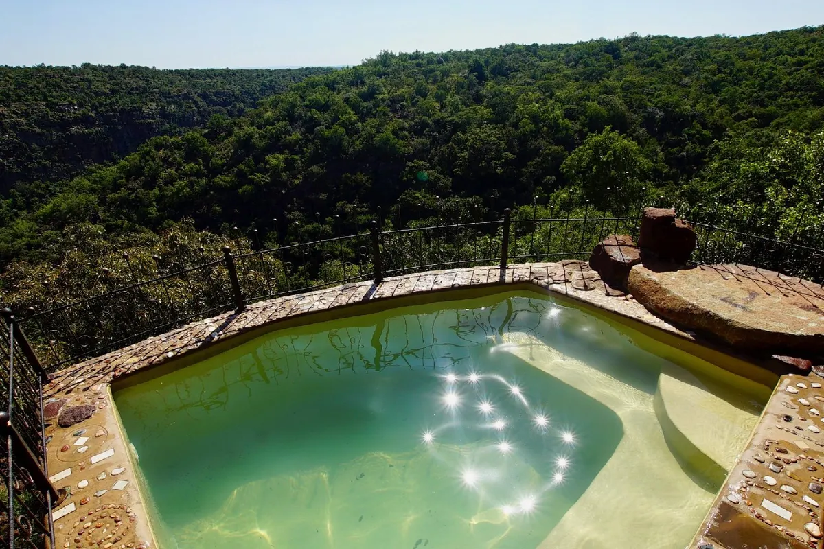 Leopards Rock Bush Boutique