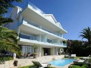 The Clarendon Bantry Bay Hotel