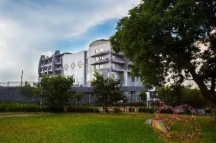 Genesis All-Suite Hotel