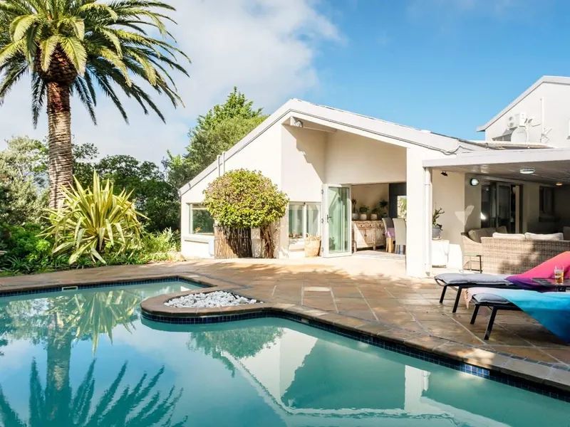 Charming Home with Mountain Views at Rivendell