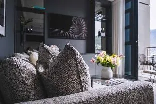 Stylish one bedroom with great Table Mountain view