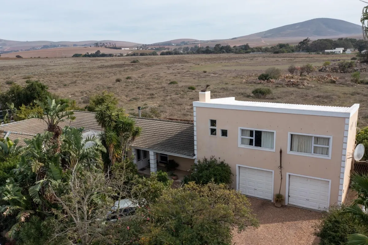 3 Bedroom part house in the scenic Durbanville wine lands area, holiday facility