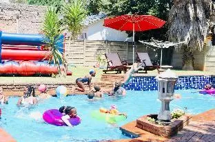 Horizon Guesthouse & Events Venue (4-suites/rooms) – photo 5, Villa in Johannesburg