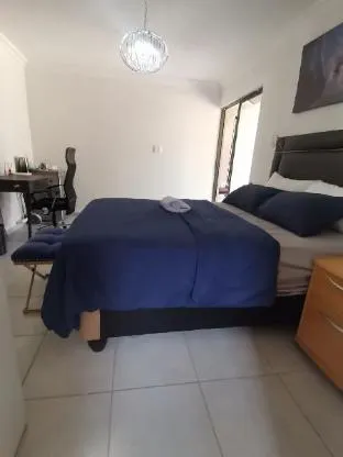 Adorable 1 bedroom place, suitable for day & night – photo 5, Entire House in Johannesburg