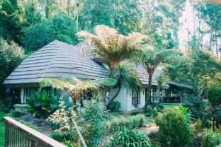 Pleasant Places By Sanaandi