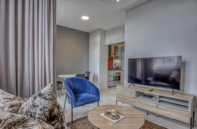 Stunning 1 Bedroom at The Median