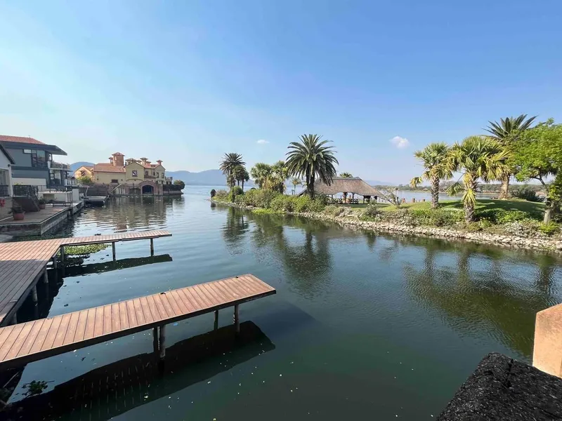 Tropical island experience hartees