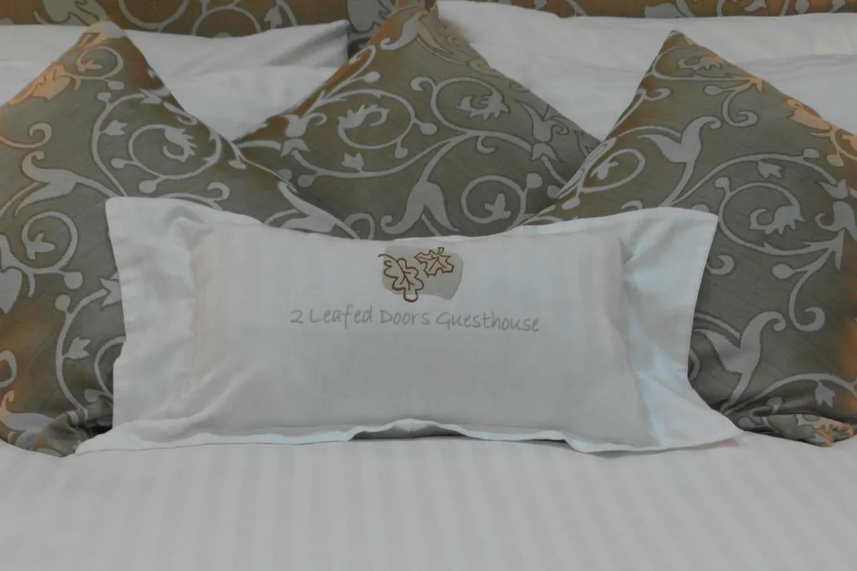 2 Leafed Doors Guesthouse