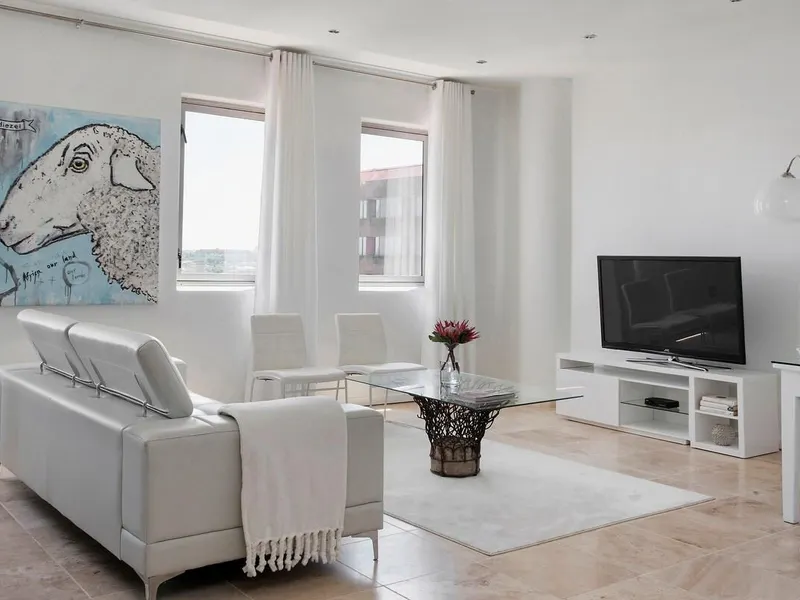 The Franklin Sunny & Bright Unit 1106, Jhb