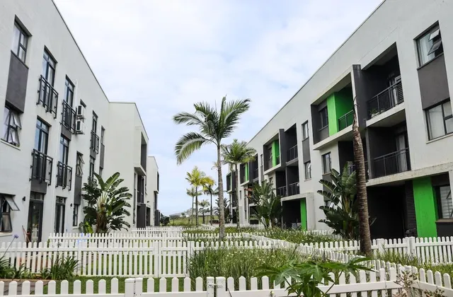 Elihle GuestHouse @BallitoGroves