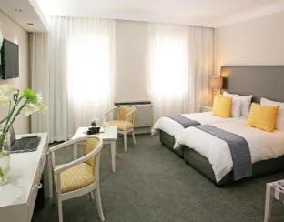 Hollow on the Square Hotel and Suites