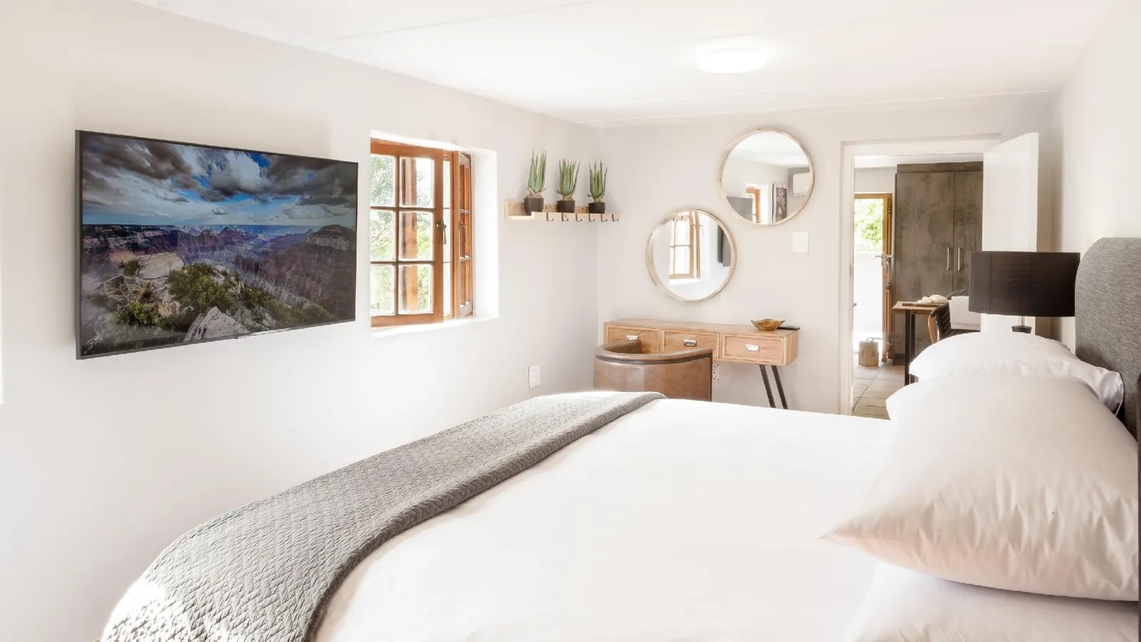 Avemore Rare Gem with Backup Power