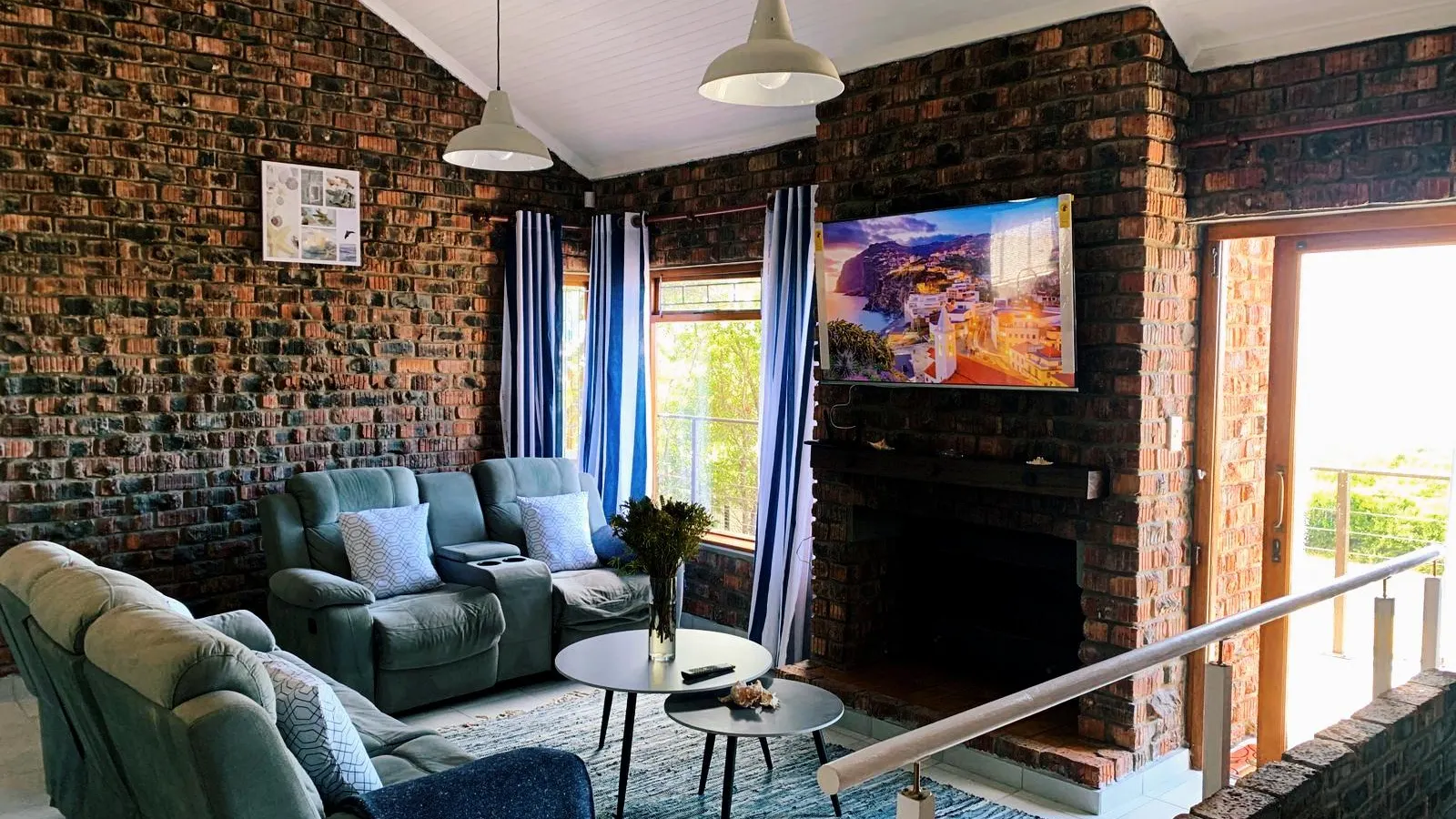 Cosy Ten-Sleeper by the Ocean