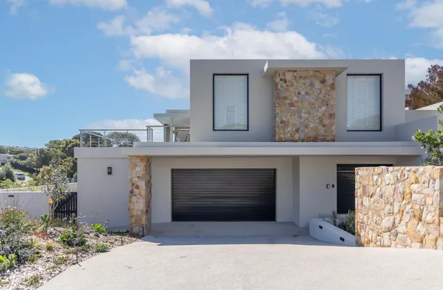 Sunset Villa - Luxury Villa 150m from the beach