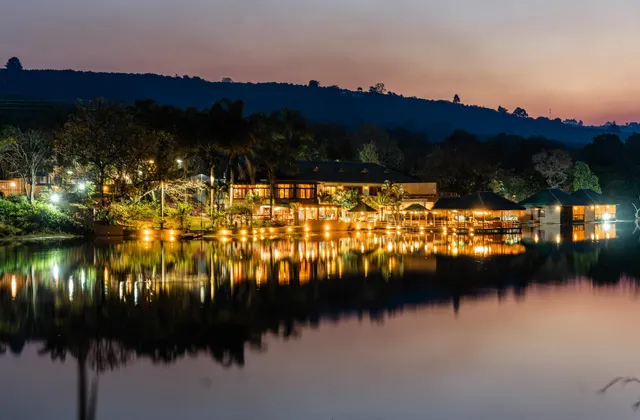 Bambuu Lakeside Lodge