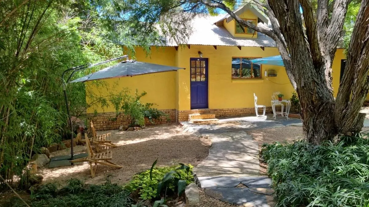 Crabapple Cottage Modern Rustic Suite - Queen