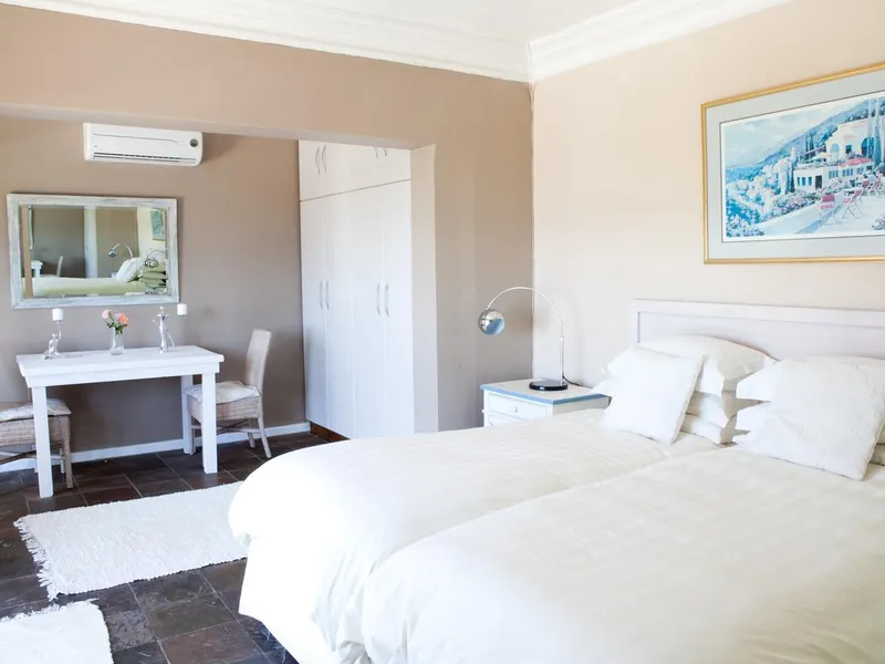 123 Ocean View Drive Studio Apartment