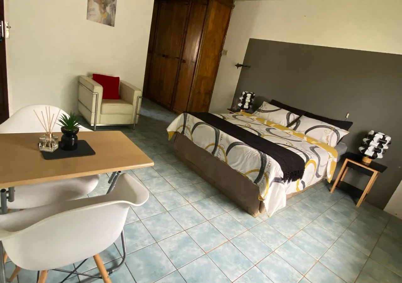 Deluxe En-suite (Pool)