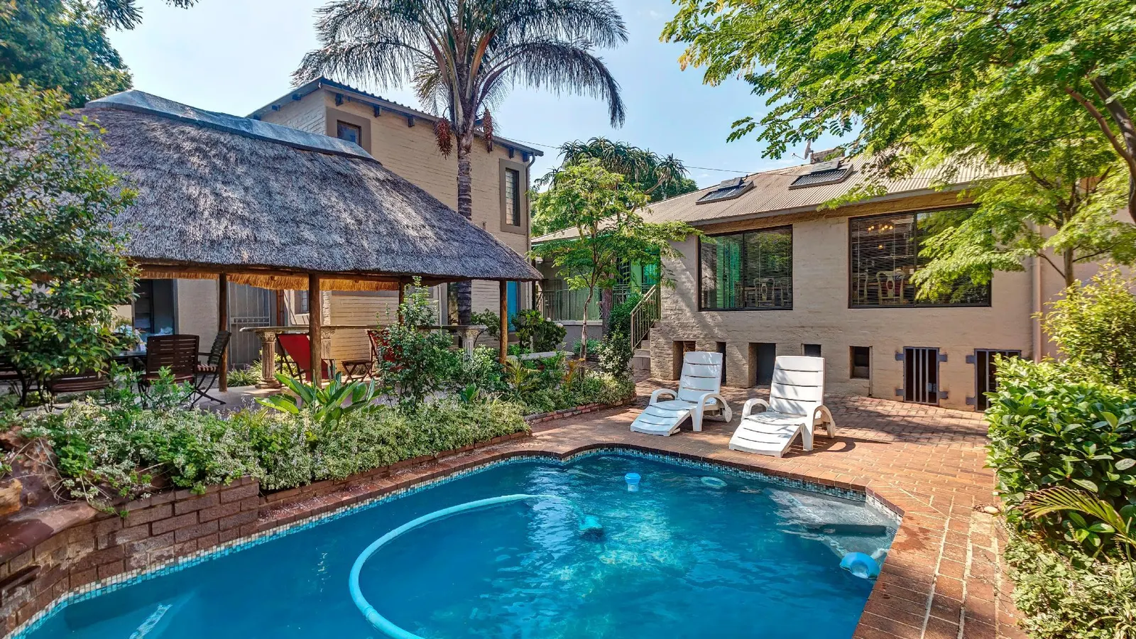 33 on First Guesthouse