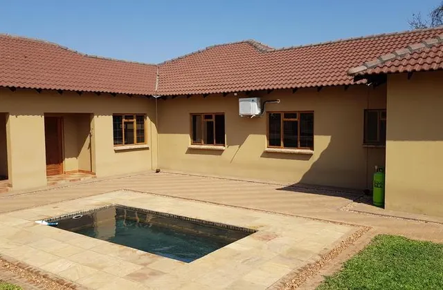 Hornbills Rest Country Home