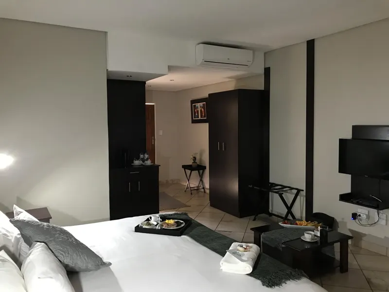 Manor Hills Guest Lodge