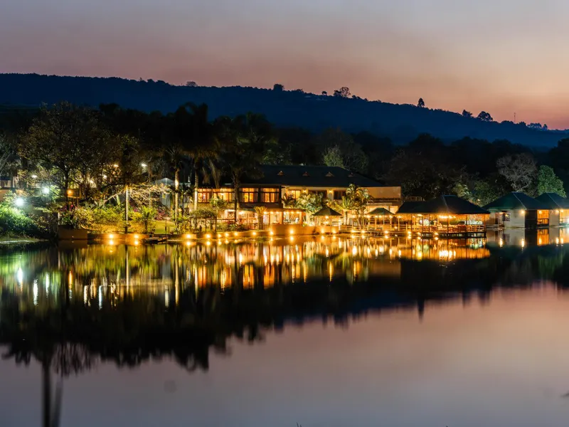 Bambuu Lakeside Lodge