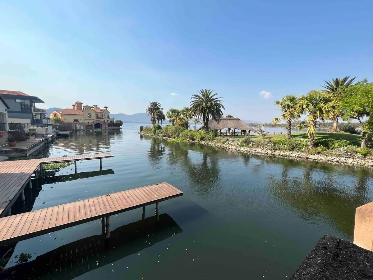 Tropical island experience hartees